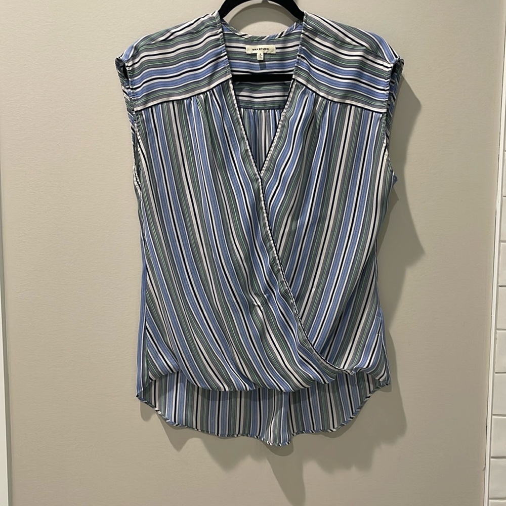 Max studio Women Top size S